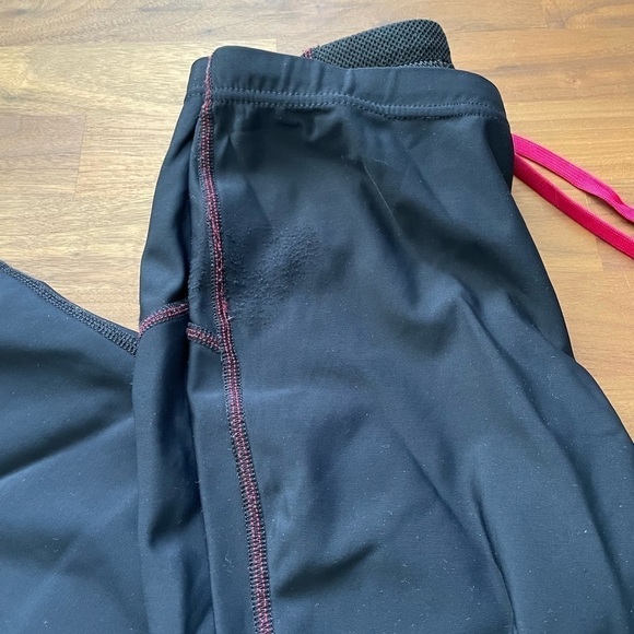 PEARL Izumi black cycling capris leggings - Picture 2 of 8